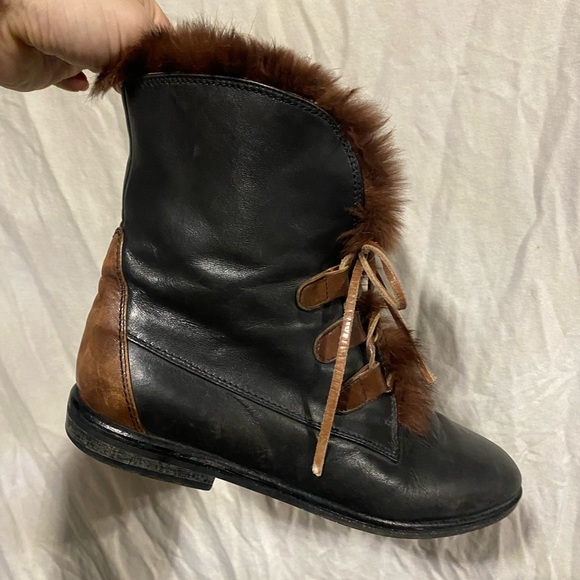 Vintage boots with fo fur and leather laces - Picture 2 of 7